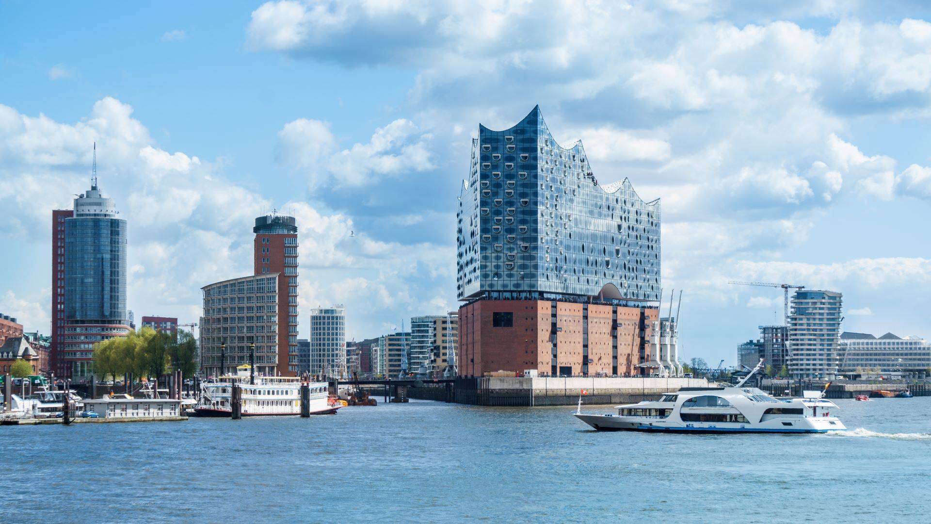 Blick auf die Elbphilharmonie in Hamburg.